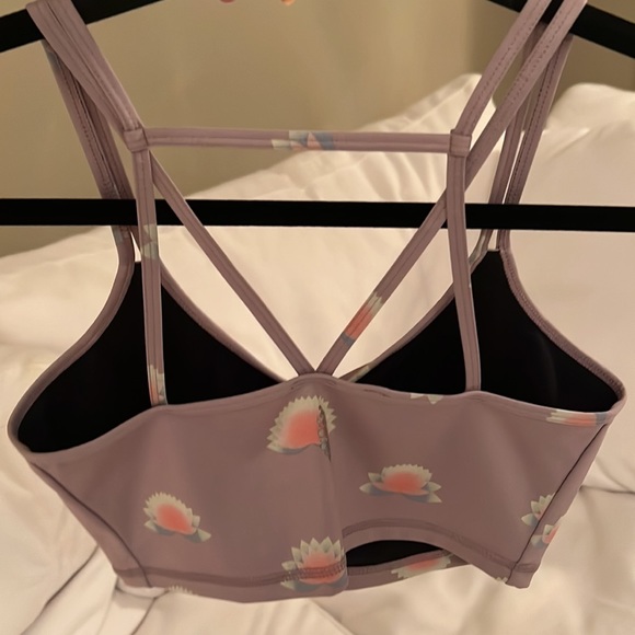 Free people Workout/crop top/sport bra size XS in purple. - Picture 3 of 4